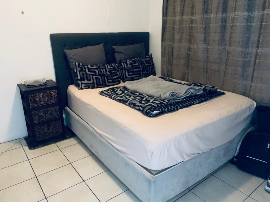 To Let 1 Bedroom Property for Rent in Zonnebloem Western Cape